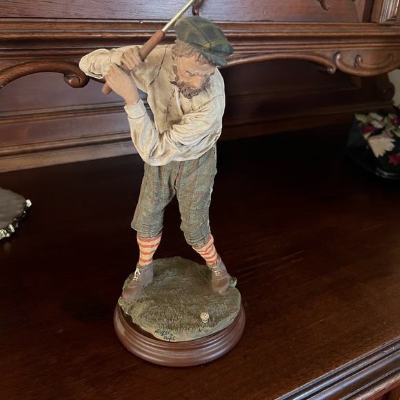 Handsome Golfer Statue From St Andrew’s Great Gift - Picture 9 of 9
